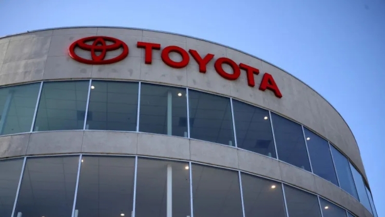 Toyota đe dọa ngừng sản xuất xe tại Anh nếu nước này cấm cả xe hybrid