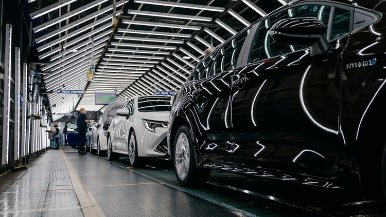 Toyota đe dọa ngừng sản xuất xe tại Anh nếu nước này cấm cả xe hybrid