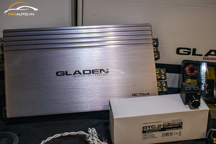Amplifier Gladen RC 70C4.jpg Amplifier Gladen RC 70C4.jpg