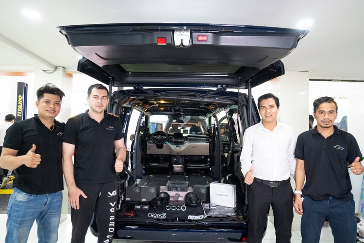 Độ loa ô tô Toyota Fortuner.jpg Độ loa ô tô Toyota Fortuner.jpg
