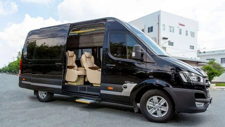 xe-limousine-cho-khach-165967178.jpg