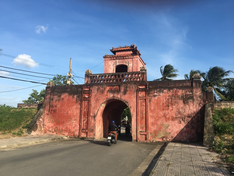 Từ biển Vũng Tầu đến với bãi Môn Phú Yên, suối đá Yăng Khánh Hòa. Từ biển Vũng Tầu đến với bãi Môn Phú Yên, suối đá Yăng Khánh Hòa.