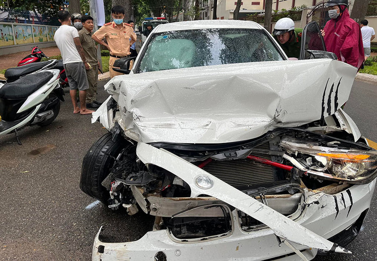 Không bằng lái, mượn xe BMW gây tai nạn liên hoàn còn bỏ trốn ở Vũng Tàu