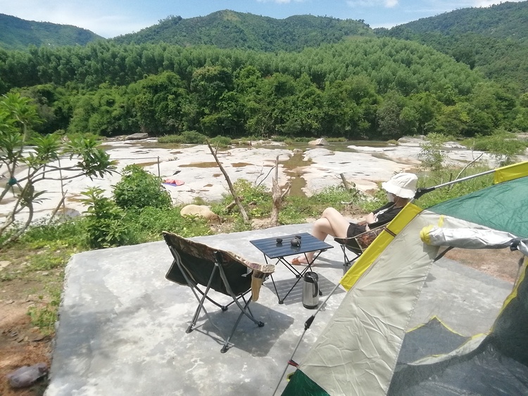 Từ biển Vũng Tầu đến với bãi Môn Phú Yên, suối đá Yăng Khánh Hòa. Từ biển Vũng Tầu đến với bãi Môn Phú Yên, suối đá Yăng Khánh Hòa.