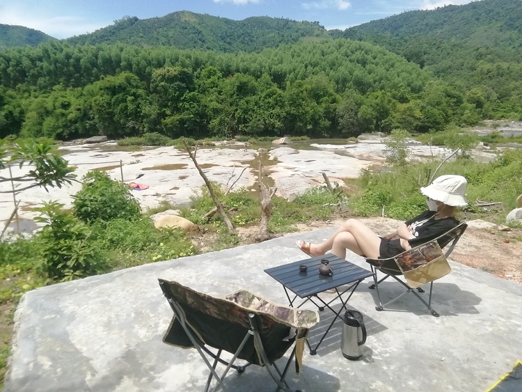 Từ biển Vũng Tầu đến với bãi Môn Phú Yên, suối đá Yăng Khánh Hòa. Từ biển Vũng Tầu đến với bãi Môn Phú Yên, suối đá Yăng Khánh Hòa.