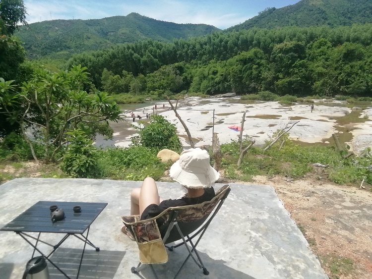 Từ biển Vũng Tầu đến với bãi Môn Phú Yên, suối đá Yăng Khánh Hòa. Từ biển Vũng Tầu đến với bãi Môn Phú Yên, suối đá Yăng Khánh Hòa.