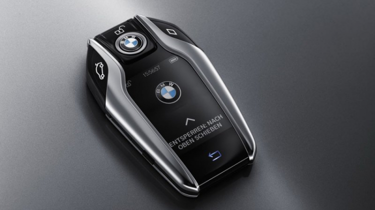 Chìa khoá "ma thuật" trên BMW 7-Series 2016 Chìa khoá "ma thuật" trên BMW 7-Series 2016