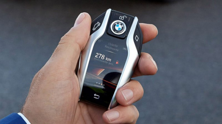 Chìa khoá "ma thuật" trên BMW 7-Series 2016 Chìa khoá "ma thuật" trên BMW 7-Series 2016