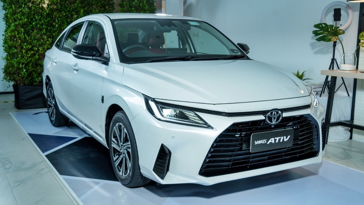 HLM-Toyota-Yaris-ATIV-Premium-Luxury-05.jpg