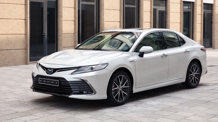 Tìm xe Toyota Camry 2.5 HV giao sớm