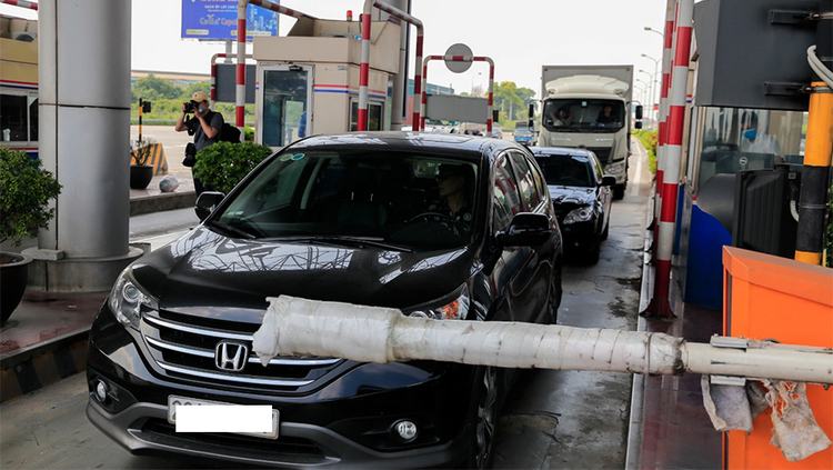Đề xuất dỡ bỏ hoàn toàn trạm thu phí trên cao tốc sau khi thu phí không dừng như nước ngoài Đề xuất dỡ bỏ hoàn toàn trạm thu phí trên cao tốc sau khi thu phí không dừng như nước ngoài