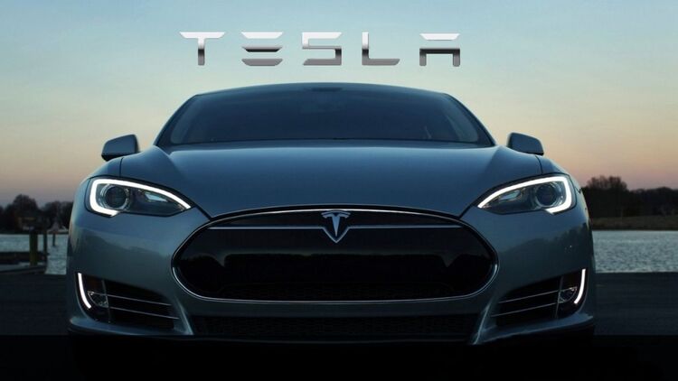 logo-thuong-hieu-Tesla-Elon-Musk-elle-man-cover-1.jpeg