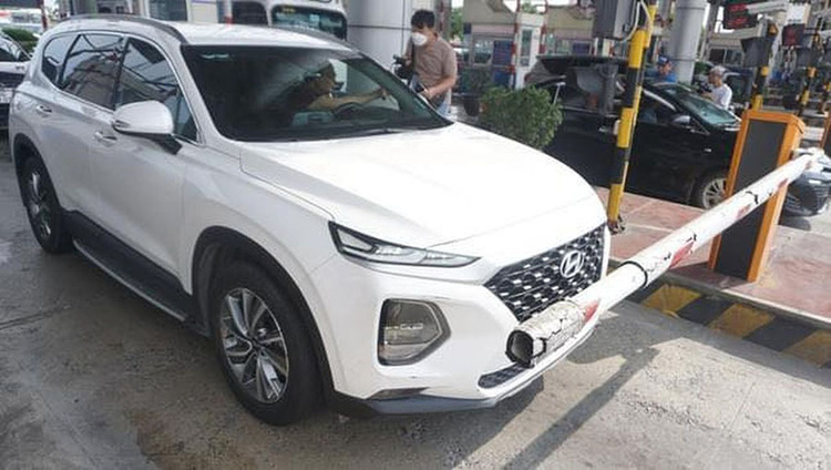 Xe bị hư hại do barie khi qua làn ETC sẽ được bảo hiểm đền bù nếu có đầy đủ bằng chứng Xe bị hư hại do barie khi qua làn ETC sẽ được bảo hiểm đền bù nếu có đầy đủ bằng chứng