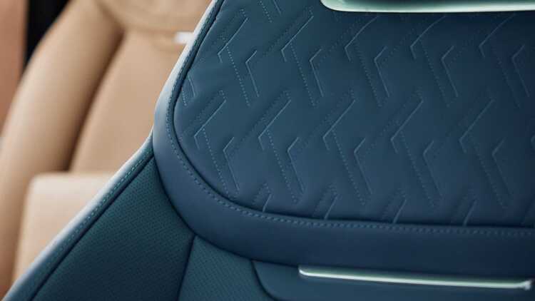 Range Rover SV Carmel Edition 2023 chỉ được sản xuất 17 chiếc, giá đắt hơn cả Rolls-Royce Cullinan