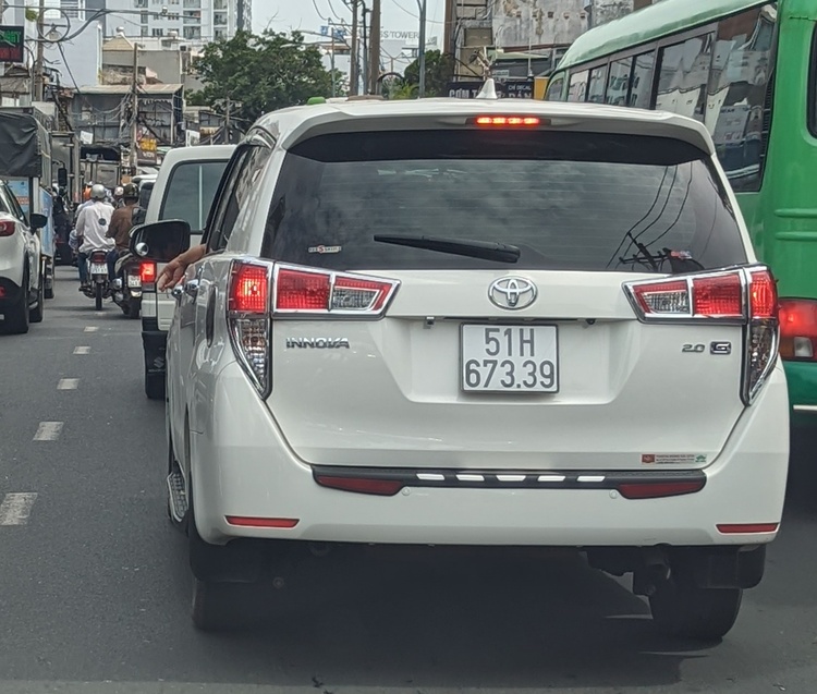 Rất nhiều người Việt lái xe quá chậm! Rất nhiều người Việt lái xe quá chậm!