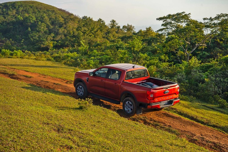 Xem tận mắt Ford Ranger 2022 lắp ráp tại Việt Nam, 6 phiên bản, giá từ 659 triệu đồng