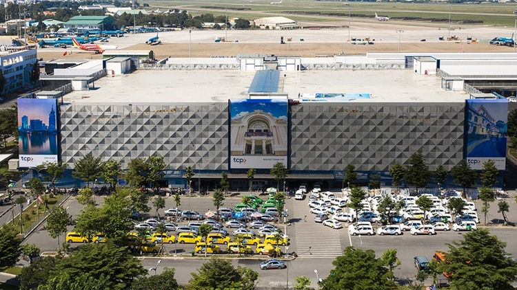 gui xe san bay TSN.jpg