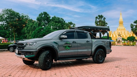 Ranger Raptor xuyen Lao.jpg
