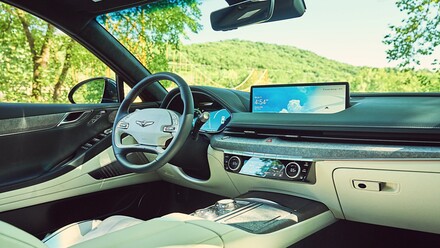 2023-Genesis-G80-EV-15.jpg