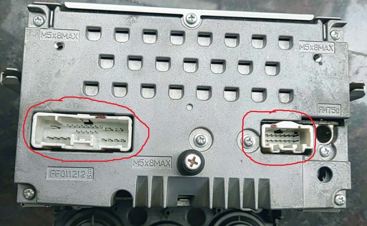 Đầu đĩa CD xe Everest Đầu đĩa CD xe Everest