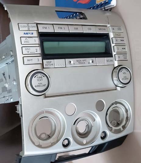 Đầu đĩa CD xe Everest Đầu đĩa CD xe Everest