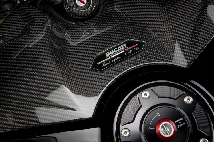 Ducati Streetfighter V4 Lamborghini xuất hiện, lấy cảm hứng từ siêu bò Lamborghini Huracan STO