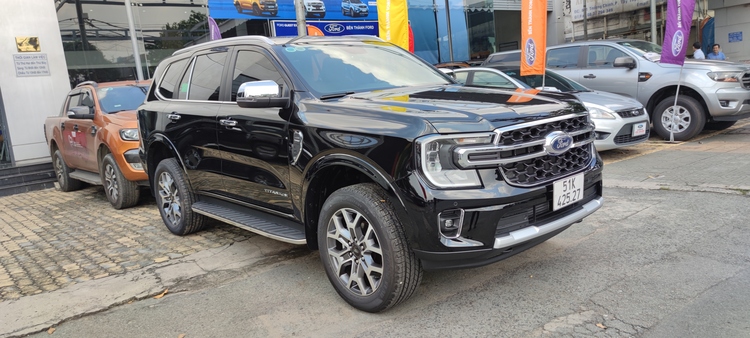 Đèn xe Mẹc GLC200 tối hù Đèn xe Mẹc GLC200 tối hù
