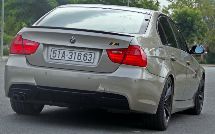 Bán cản sau M-performance + diffuser BMW E90