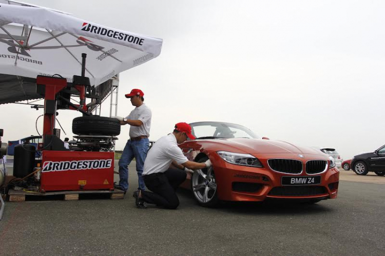 Sự kết hợp nhuần nhuyễn giữa BMW và lốp Bridgestone Sự kết hợp nhuần nhuyễn giữa BMW và lốp Bridgestone