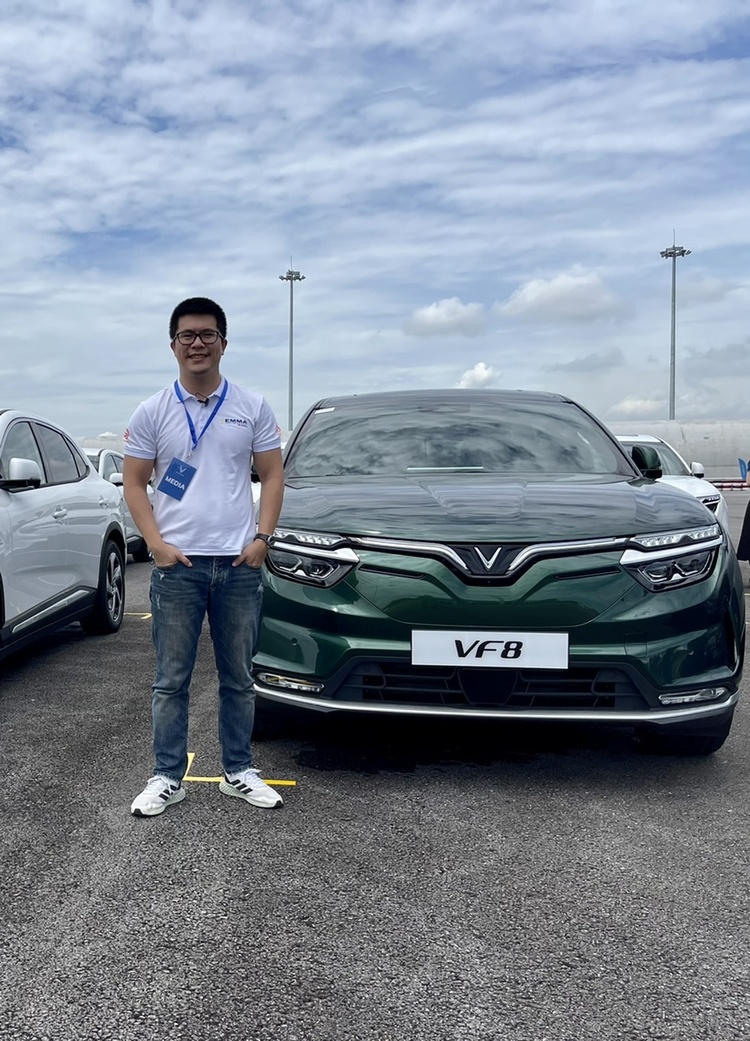 VinFast bàn giao lô xe VF8 đầu tiên cho khách hàng Việt, VF9 sẵn sàng giao xe vào cuối năm nay VinFast bàn giao lô xe VF8 đầu tiên cho khách hàng Việt, VF9 sẵn sàng giao xe vào cuối năm nay