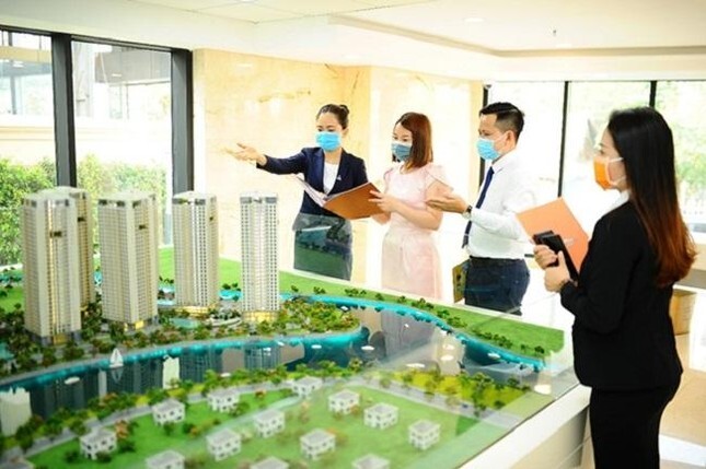 Sắp hết thời bán "bát nháo", môi giới bất động sản phải có chứng chỉ hành nghề Sắp hết thời bán "bát nháo", môi giới bất động sản phải có chứng chỉ hành nghề