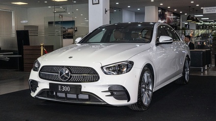 Mercedes-E300-AMG-2021-1.jpg
