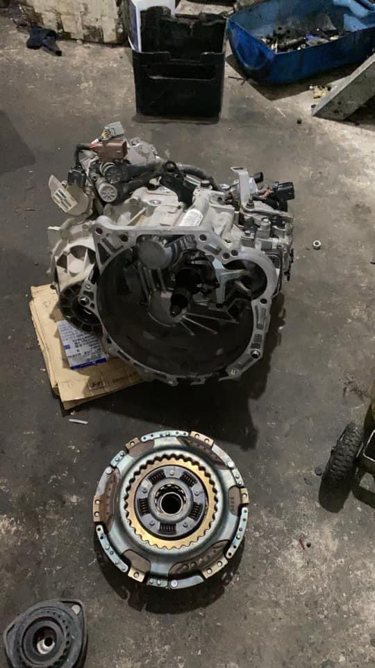 Xe Huyndai Kona odo 40k đã bị hư mâm ép hộp số, sửa hơn 20 triệu Xe Huyndai Kona odo 40k đã bị hư mâm ép hộp số, sửa hơn 20 triệu