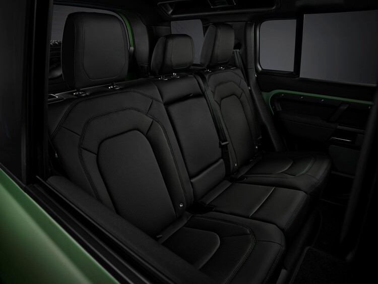 otosaigon-land-rover-defender-75-th-limited-edition-16.jpg otosaigon-land-rover-defender-75-th-limited-edition-16.jpg