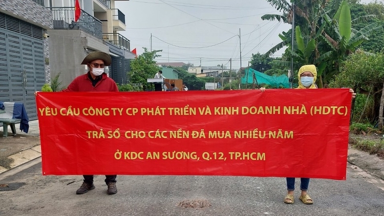 Công ty HDTC “chối bỏ” trách nhiệm, "ém" sổ không giao cho khách hàng tại dự án KDC An Sương? Công ty HDTC “chối bỏ” trách nhiệm, "ém" sổ không giao cho khách hàng tại dự án KDC An Sương?