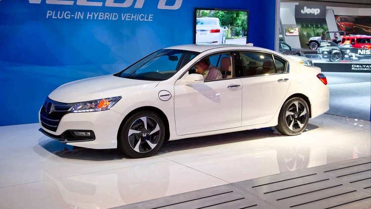 Honda ngừng sản xuất Civic CNG và Civic Hybrid