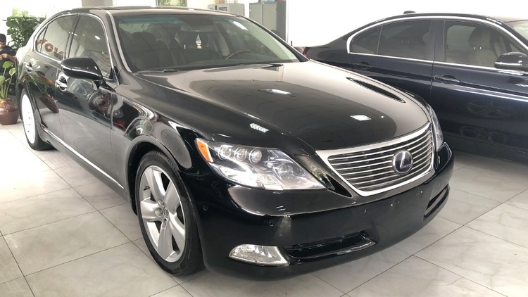 lexus LS600hl.jpg
