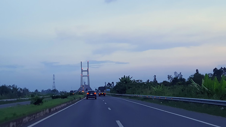 Tài xế xe Toyota Vios chạy với tốc độ 164km/h còn che biển số bị lập biên bản Tài xế xe Toyota Vios chạy với tốc độ 164km/h còn che biển số bị lập biên bản