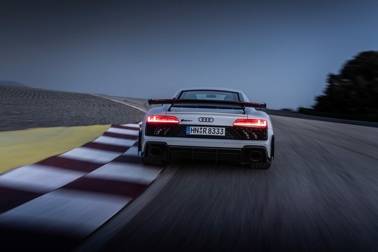 Audi R8 Coupe GT RWD 2023: Dấu ấn cuối cùng của động cơ V10 thuần túy