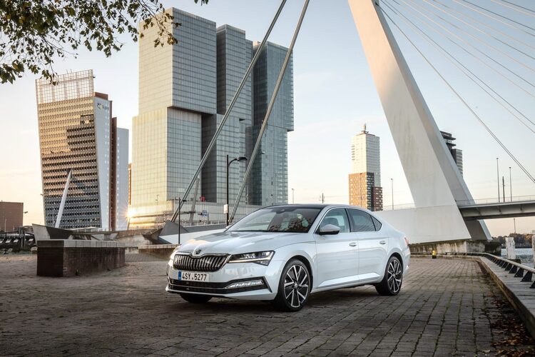 skoda-superb-1.jpg skoda-superb-1.jpg
