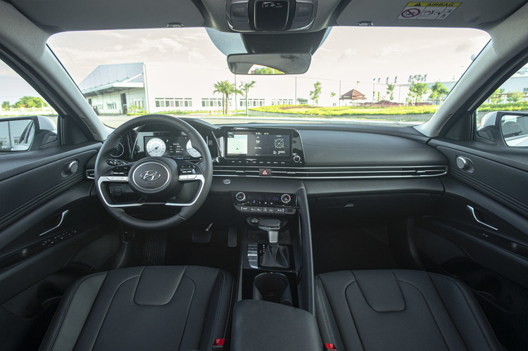Có giá 799 triệu đồng, Hyundai Elantra bản N-line đắt nhất, mạnh nhất có gì đáng mua? Có giá 799 triệu đồng, Hyundai Elantra bản N-line đắt nhất, mạnh nhất có gì đáng mua?
