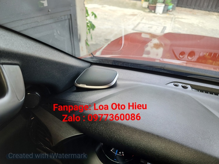 Toyota Hilux 2022 thay loa đẹp âm thanh hay như zin.