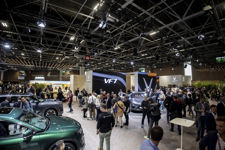 Những hình ảnh đầu tiên của VinFast tại Paris Motor Show 2022, sẽ trưng dàn xe điện chiến lược của hãng