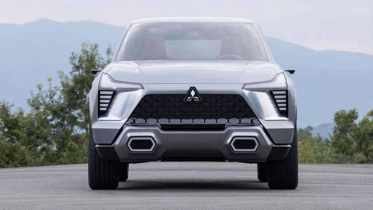 otosaigon-mitsubishi_xfc_concept_ext10.jpg