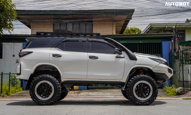 Toyota-Fortuner-Modified-By-Autobot-37.jpg