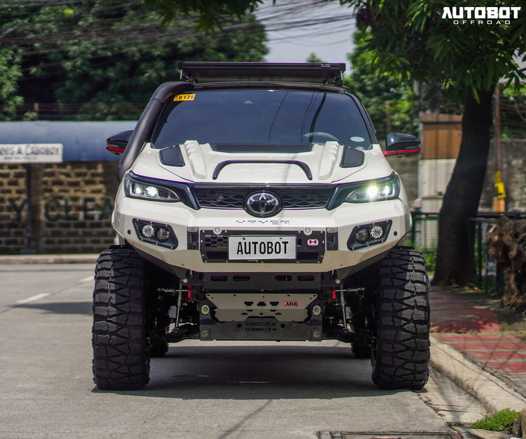 Toyota-Fortuner-Modified-By-Autobot-1.jpg Toyota-Fortuner-Modified-By-Autobot-1.jpg