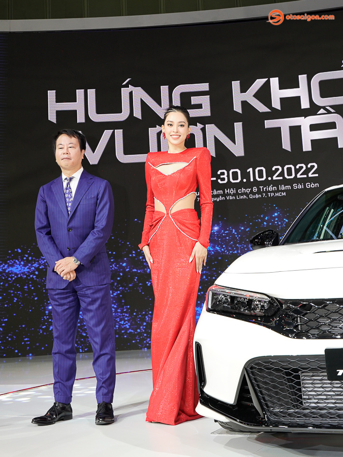 [VMS 2022] Nhìn ngắm những bóng hồng quyến rũ, xinh đẹp tại triển lãm ô tô Việt Nam