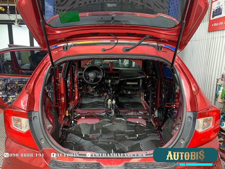 Honda Brio – Thi Công Cách Âm Và Nâng Cấp Âm Thanh Tại AUTOBIS
