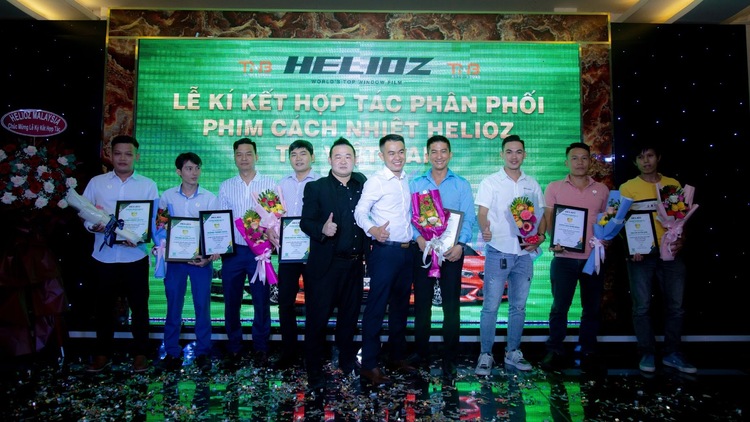 TNB Auto Store là nhà phân phối độc quyền phim cách nhiệt Helioz của Mỹ tại Việt Nam TNB Auto Store là nhà phân phối độc quyền phim cách nhiệt Helioz của Mỹ tại Việt Nam