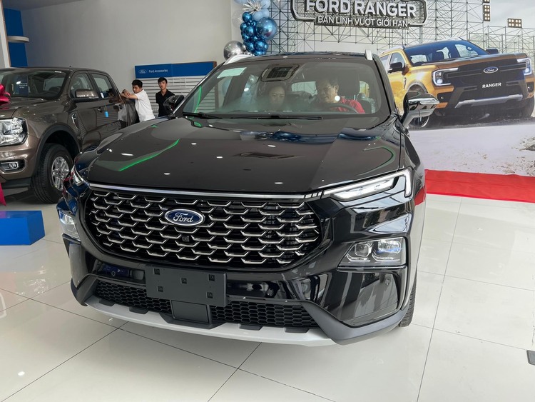 Giá lăn bánh Ford Territory 2022 cao hay thấp khi so với Mazda CX-5, Kia Sportage và Hyundai Tucson?